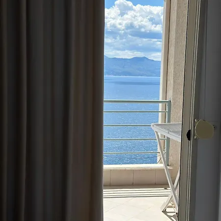 Apartment Deep Blue Sea View